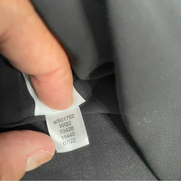 Ann Taylor LOFT Shimmer
Flutter Sleeve Shell Top M - Picture 12 of 14